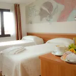 Hotel Sale 3*